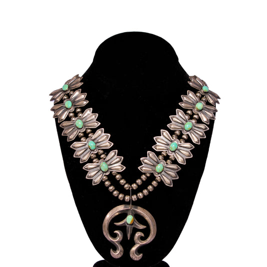 Vintage 1970s Native American Bow Tie Squash Blossom Necklace – Turquoise & Sterling Silver